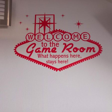 Game Room เอแปร์เน ภายนอก รูปภาพ