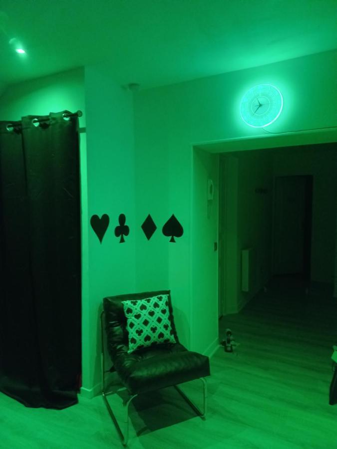Game Room เอแปร์เน ภายนอก รูปภาพ