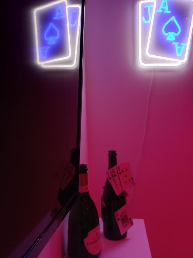Game Room เอแปร์เน ภายนอก รูปภาพ