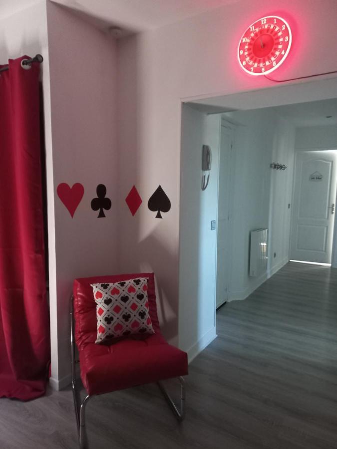 Game Room เอแปร์เน ภายนอก รูปภาพ