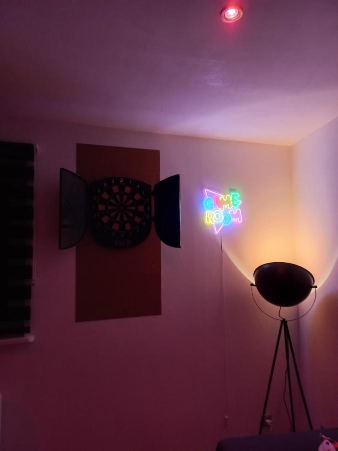 Game Room เอแปร์เน ภายนอก รูปภาพ