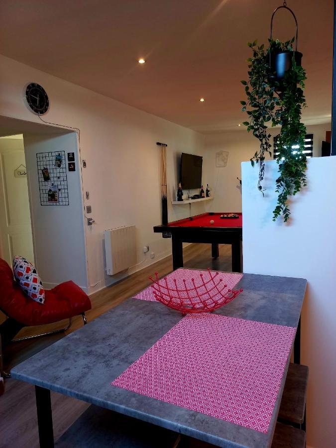Game Room เอแปร์เน ภายนอก รูปภาพ