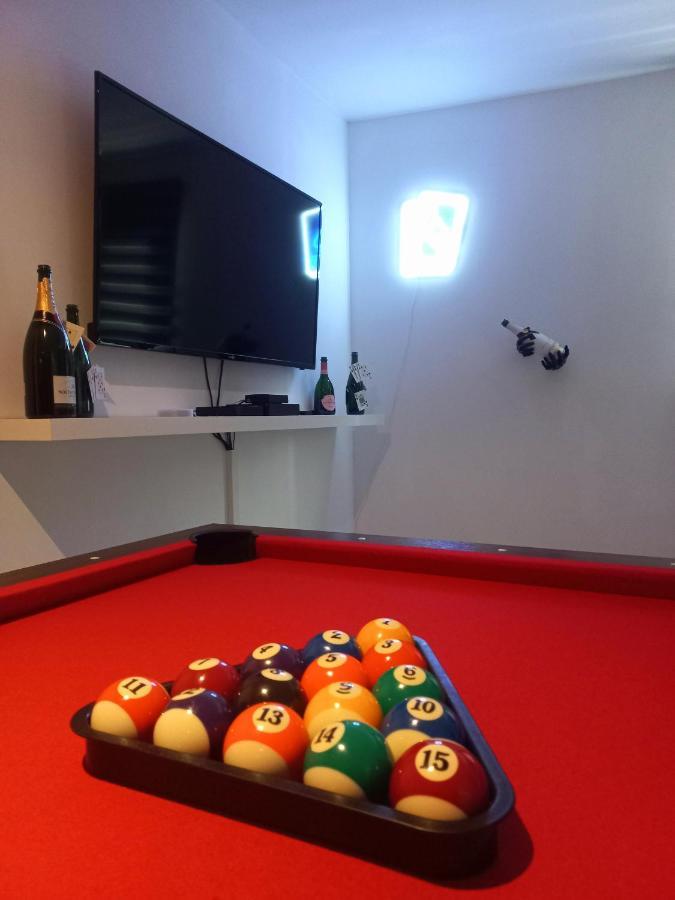 Game Room เอแปร์เน ภายนอก รูปภาพ