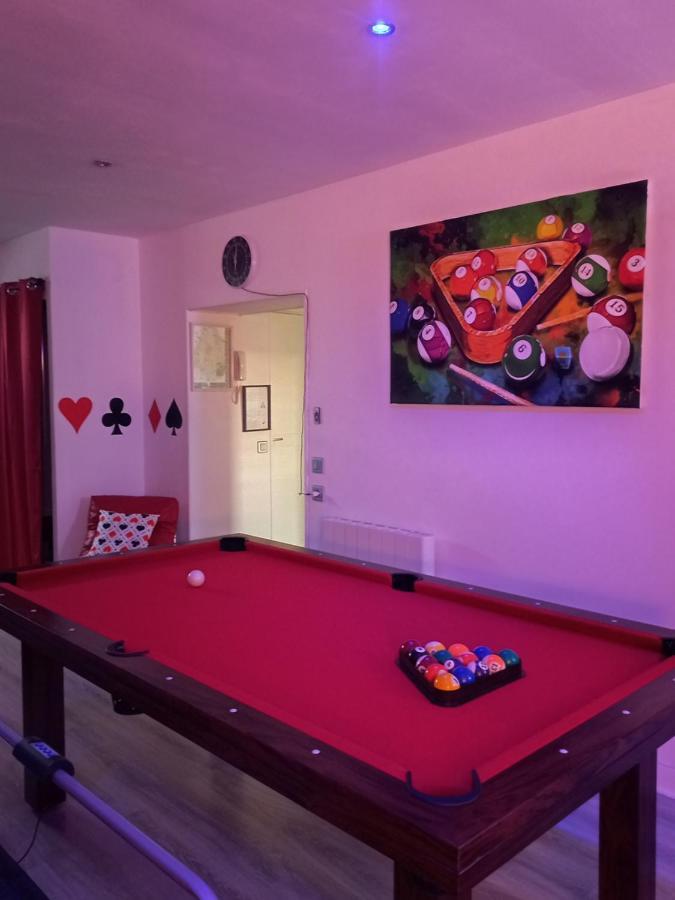 Game Room เอแปร์เน ภายนอก รูปภาพ