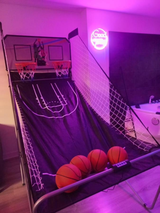 Game Room เอแปร์เน ภายนอก รูปภาพ