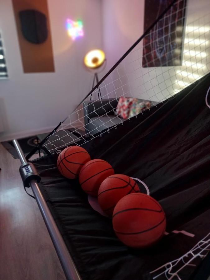 Game Room เอแปร์เน ภายนอก รูปภาพ