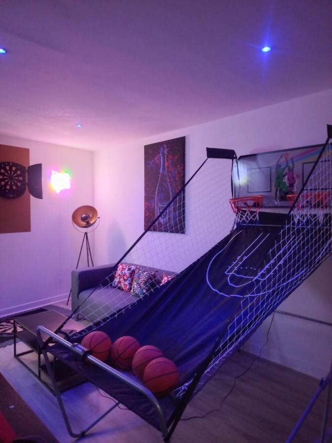 Game Room เอแปร์เน ภายนอก รูปภาพ