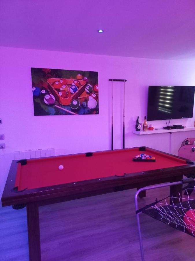 Game Room เอแปร์เน ภายนอก รูปภาพ