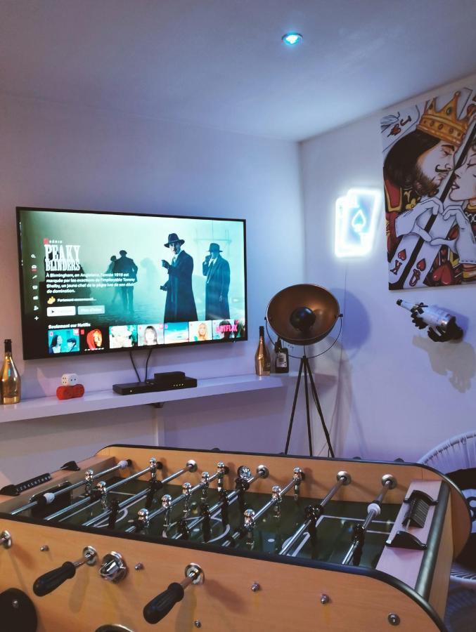 Game Room เอแปร์เน ภายนอก รูปภาพ